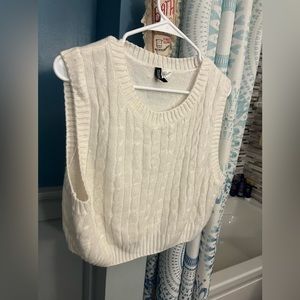 cute vest type tank 🤍